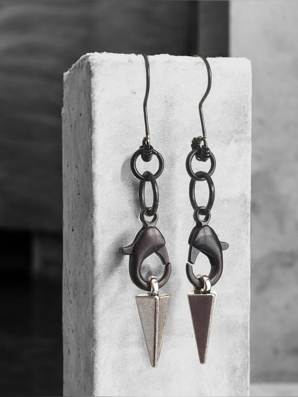 5 For $25💫Punk Silver Cone Spike Dangles With a Black Lobster Claw Accent Piece